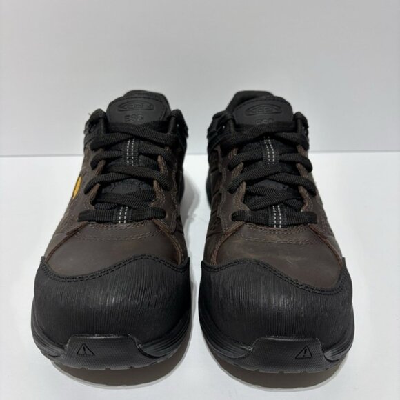 Athletic_Shoes